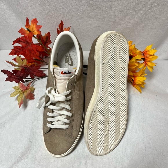 EUC men’s Nike promo tennis shoe in beige suede 11.5 - Picture 6 of 10